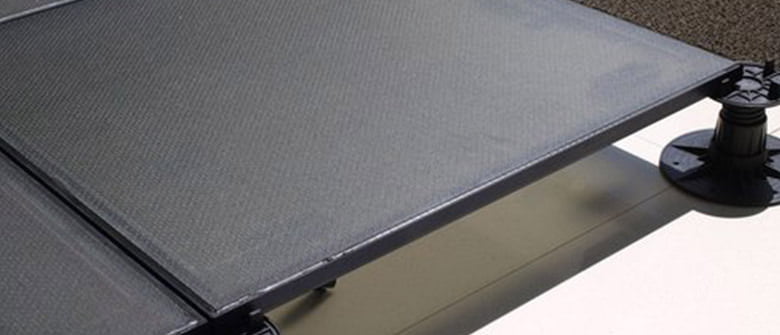 Calçada pioneira gera energia solar