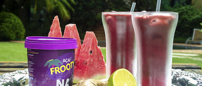 Suco detox de açaí e melancia