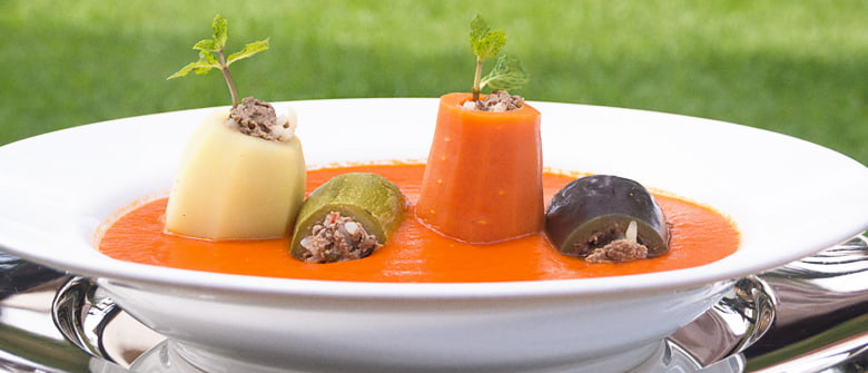 Rocambole de legumes recheados