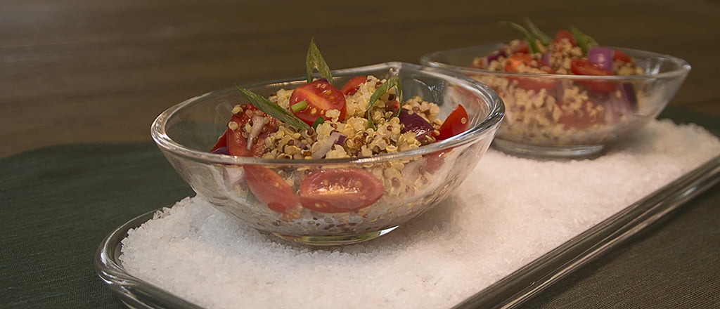 Salada colorida de quinoa