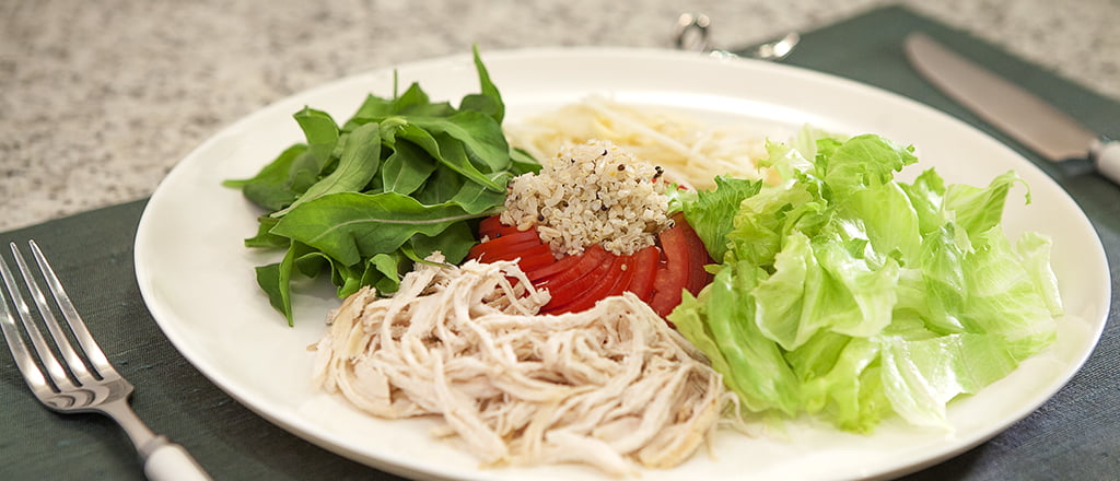 Salada de quinoa com frango