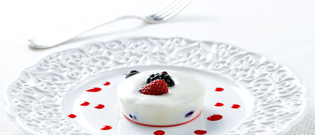 Gelato light de ricota e frutas vermelhas