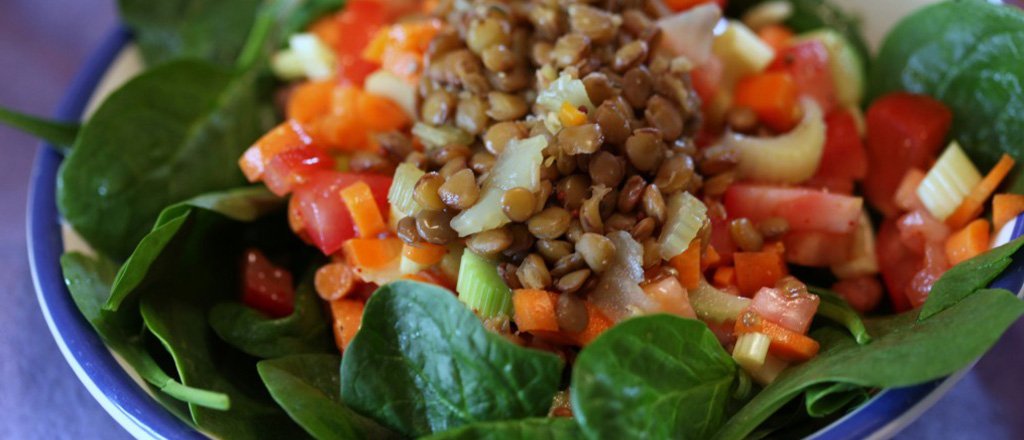 Salada de espinafre e lentilhas