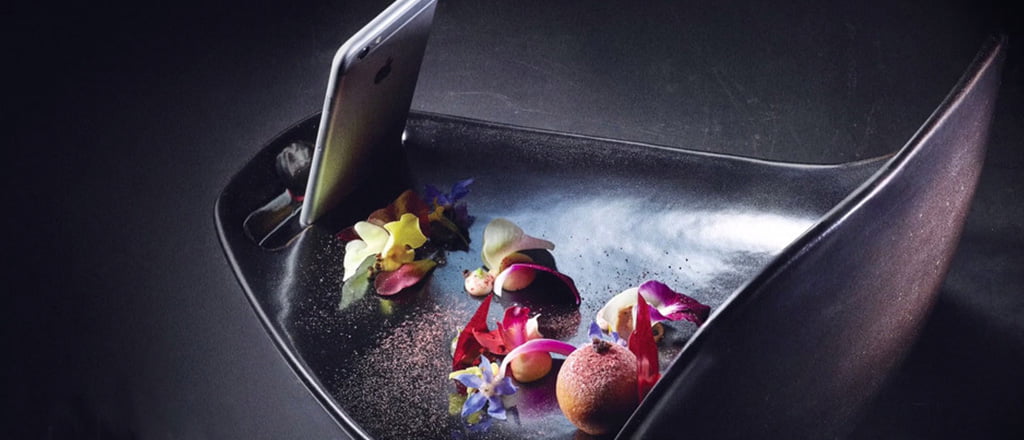 Restaurante serve refeições para fotos