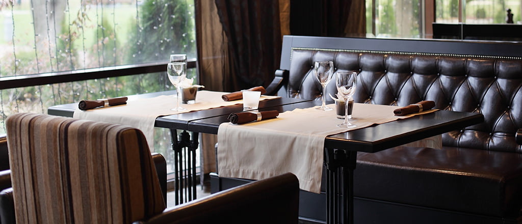 Mesas vazias nunca mais