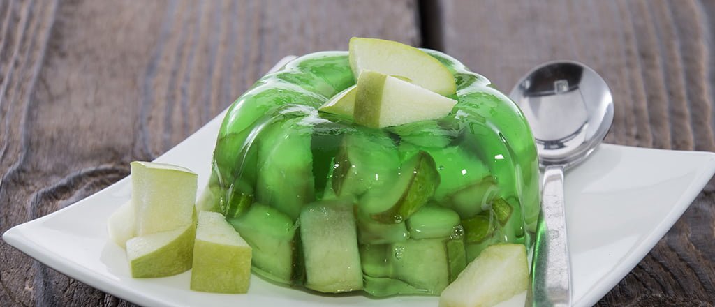 Maçãs na gelatina