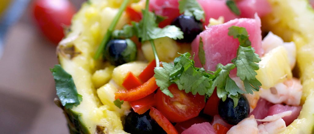 Salada no abacaxi