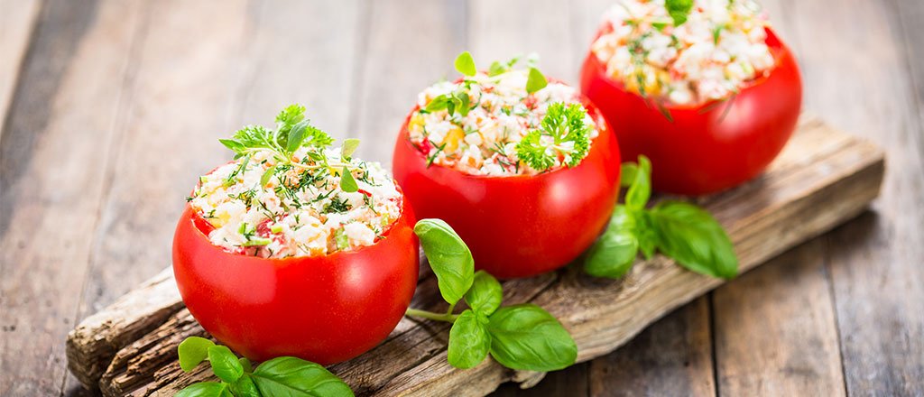 Tomates recheados com abobrinha